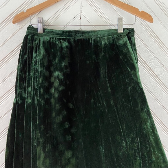 Saint Laurent • Green Velvet Pleated Wrap Skirt - Picture 3 of 8